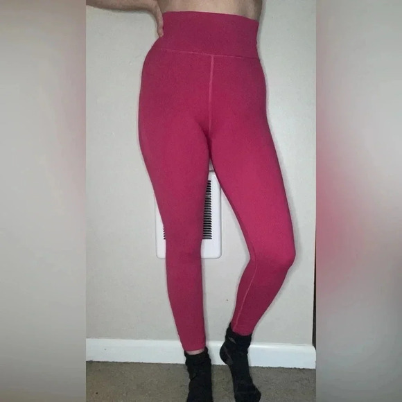 Free People Hot Pink/ Magenta Ribbed Leggings Size Medium - Picture 1 of 9